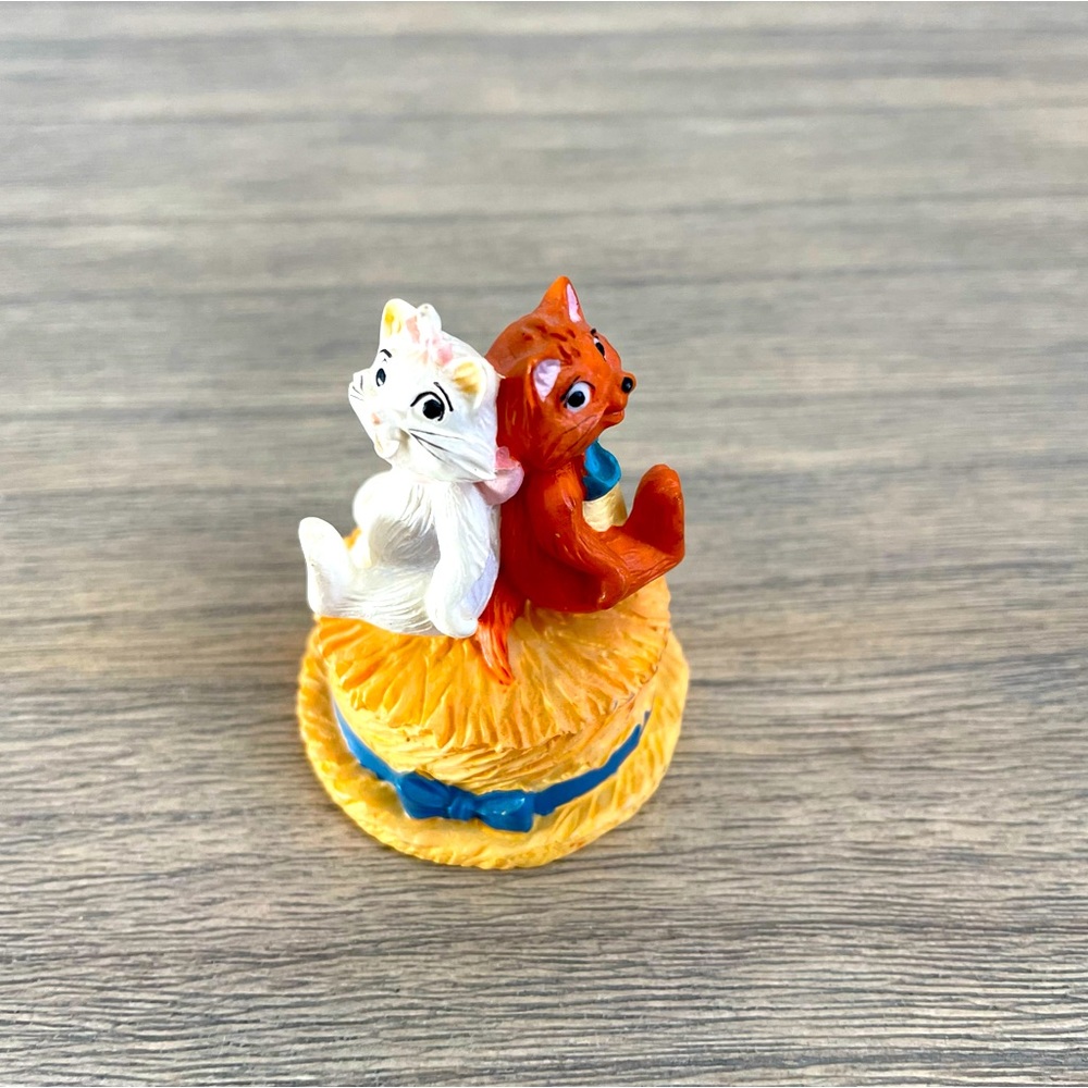 Lenox Disney Magic Thimble Collection - Toulouse and Marie from The Aristocats
